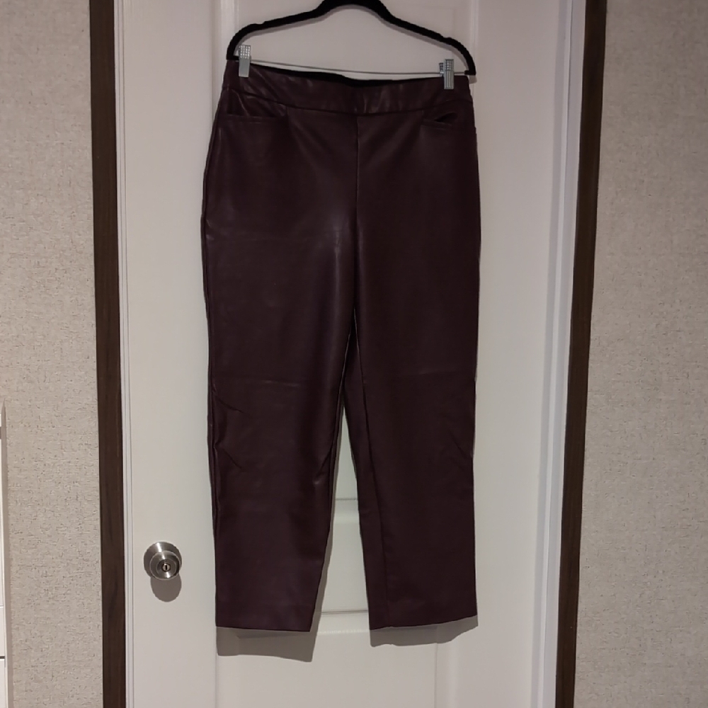 Chico's Faux Leather Pull On Crops, 12